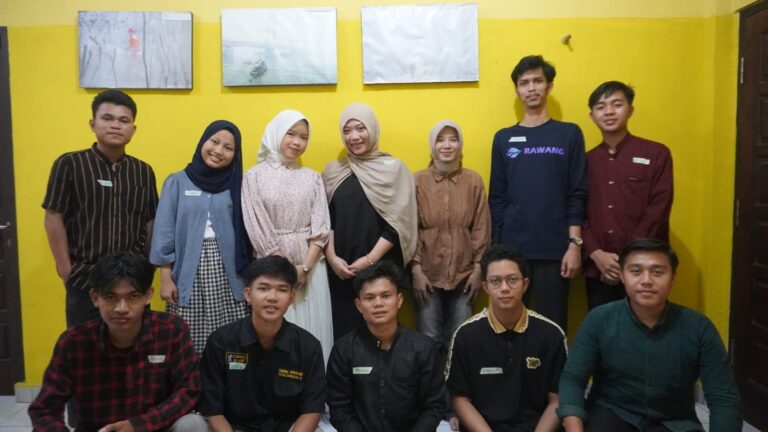 Mengasah Kemampuan Berpikir Kritis dan Analisis Sosial Melalui Kelas Hijau RAWANG